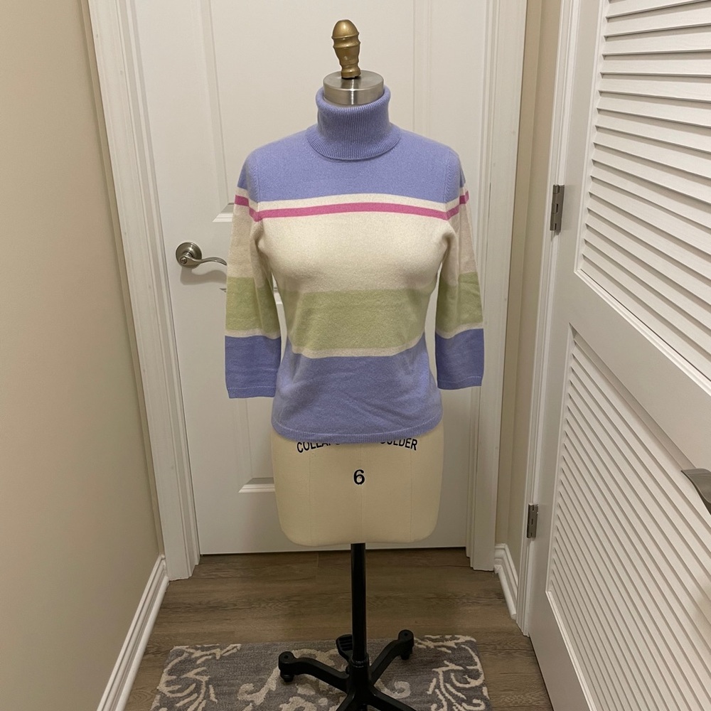 🍁4 for$25🍁Ann Taylor Cashmere Turtleneck Sweater - Picture 3 of 5